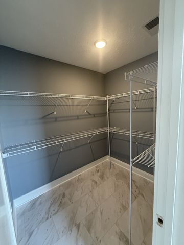1030 Tower Hill Ln, Hendersonville, TN 37075