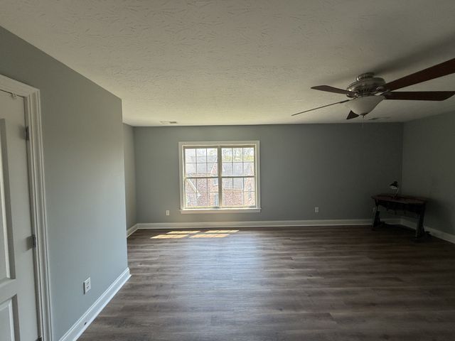 1030 Tower Hill Ln, Hendersonville, TN 37075