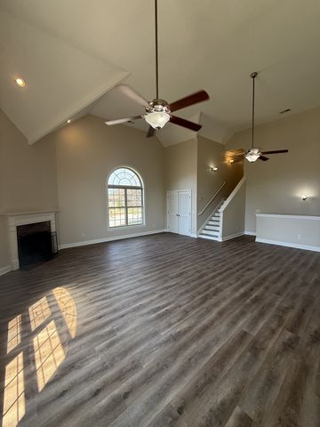 1030 Tower Hill Ln, Hendersonville, TN 37075