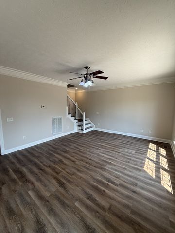 1030 Tower Hill Ln, Hendersonville, TN 37075