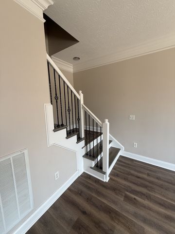 1030 Tower Hill Ln, Hendersonville, TN 37075