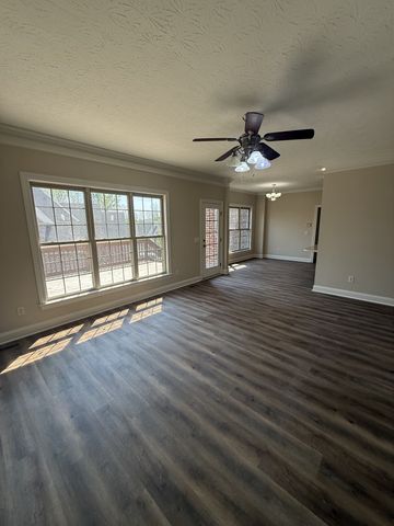 1030 Tower Hill Ln, Hendersonville, TN 37075