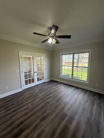 1030 Tower Hill Ln, Hendersonville, TN 37075