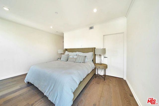 132 N Swall Drive 301, Los Angeles, CA 90048