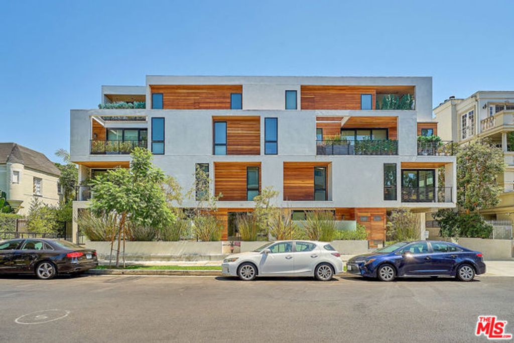 132 N Swall Drive 301, Los Angeles, CA 90048