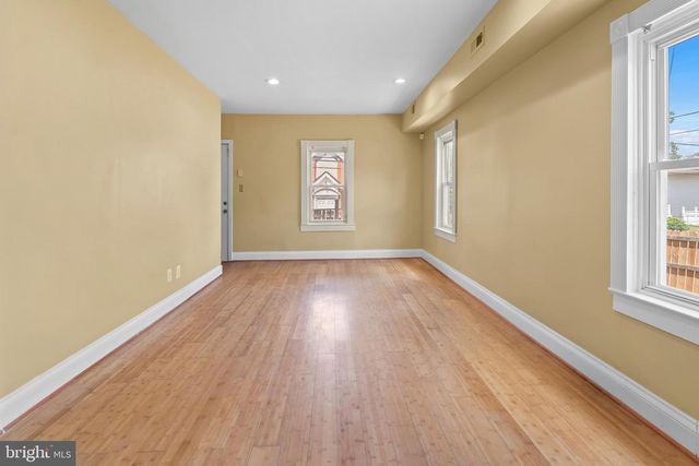 5033 EMO ST, Capitol Heights, MD 20743