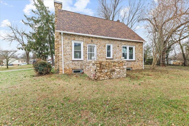 1705 Brad CT, Salem, VA 24153