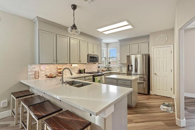 1026 Starbrook Dr, Galt, CA 95632