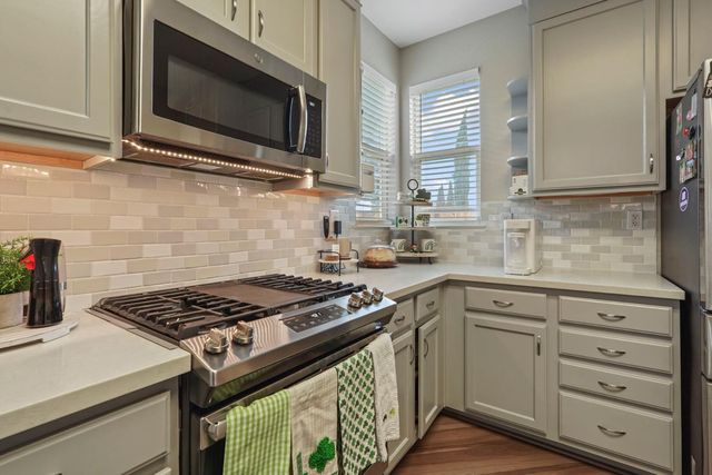 1026 Starbrook Dr, Galt, CA 95632