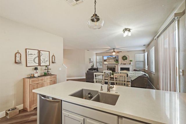 1026 Starbrook Dr, Galt, CA 95632