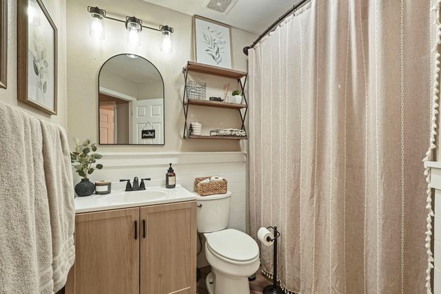 1026 Starbrook Dr, Galt, CA 95632