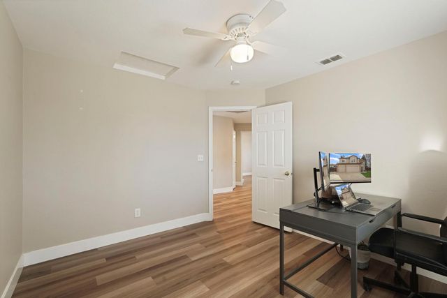 1026 Starbrook Dr, Galt, CA 95632