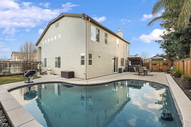 1026 Starbrook Dr, Galt, CA 95632