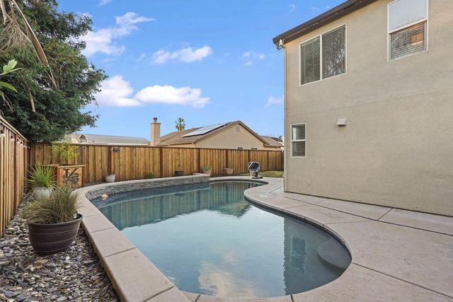 1026 Starbrook Dr, Galt, CA 95632