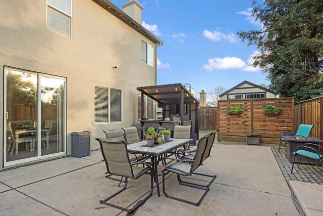 1026 Starbrook Dr, Galt, CA 95632