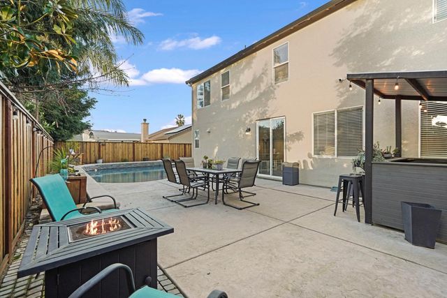 1026 Starbrook Dr, Galt, CA 95632