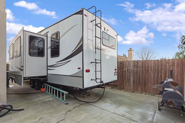 1026 Starbrook Dr, Galt, CA 95632