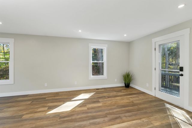 88 S Main Street, Laconia, NH 03246