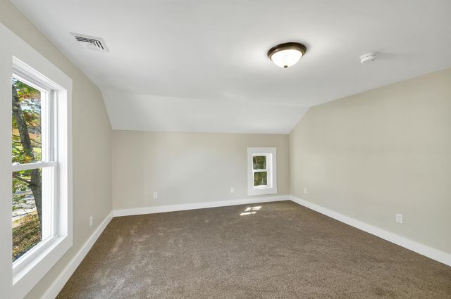 88 S Main Street, Laconia, NH 03246