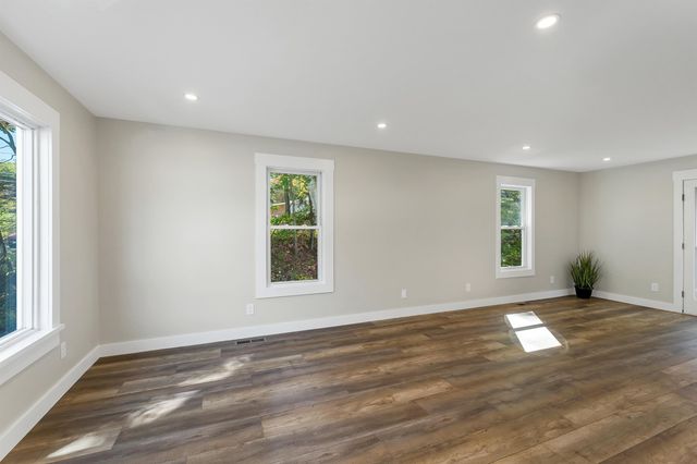 88 S Main Street, Laconia, NH 03246