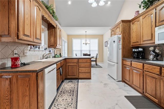 6 Luncarty Lane, Bella Vista, AR 72715