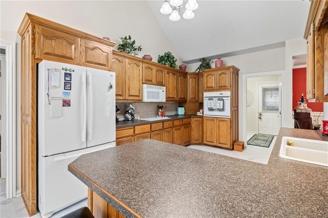 6 Luncarty Lane, Bella Vista, AR 72715