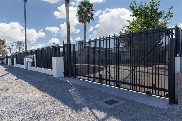 4945 Stacey Avenue, Las Vegas, NV 89108