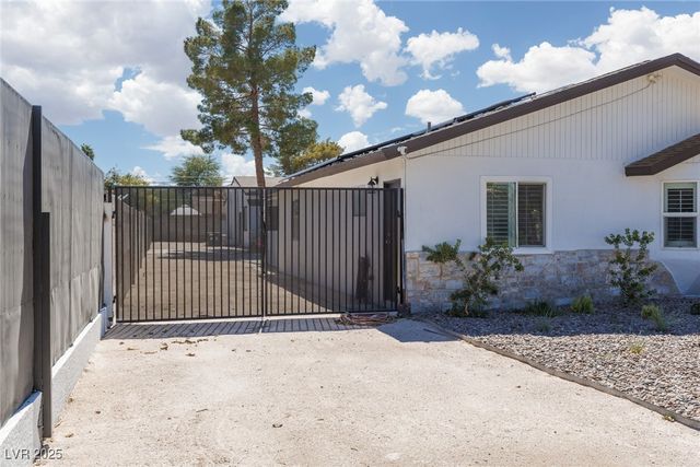 4945 Stacey Avenue, Las Vegas, NV 89108