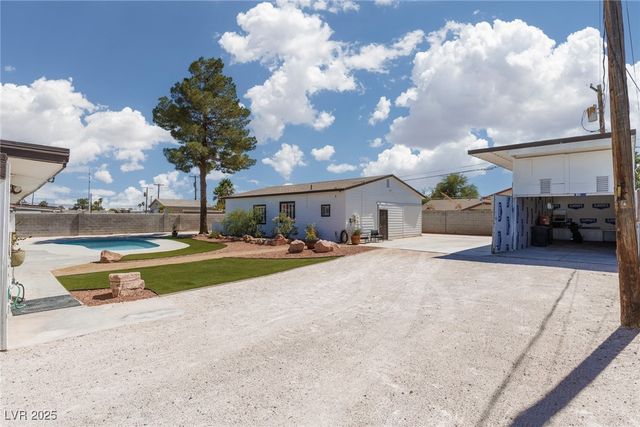 4945 Stacey Avenue, Las Vegas, NV 89108