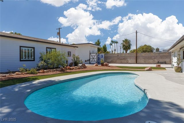 4945 Stacey Avenue, Las Vegas, NV 89108