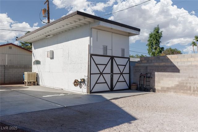 4945 Stacey Avenue, Las Vegas, NV 89108