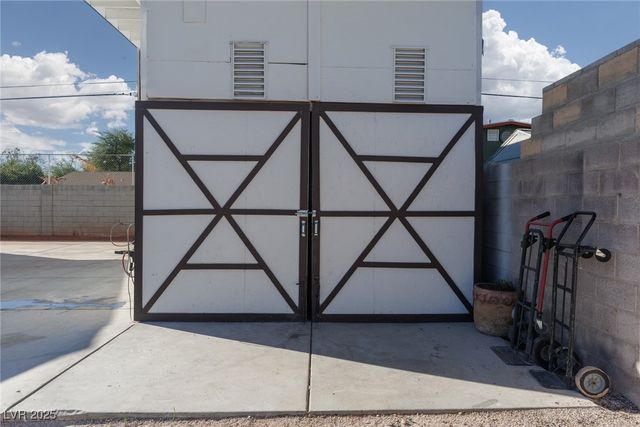 4945 Stacey Avenue, Las Vegas, NV 89108