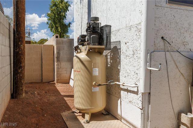 4945 Stacey Avenue, Las Vegas, NV 89108