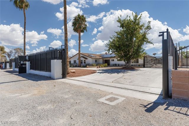 4945 Stacey Avenue, Las Vegas, NV 89108