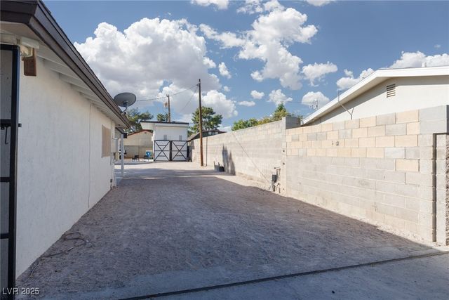 4945 Stacey Avenue, Las Vegas, NV 89108