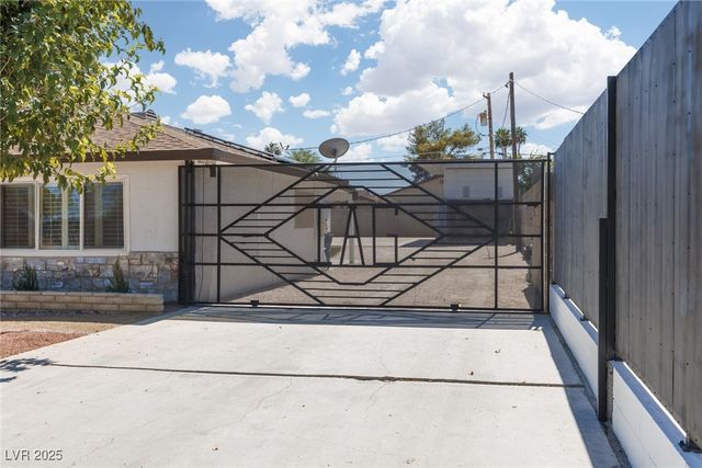 4945 Stacey Avenue, Las Vegas, NV 89108