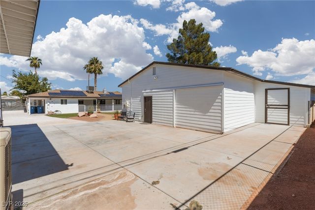 4945 Stacey Avenue, Las Vegas, NV 89108