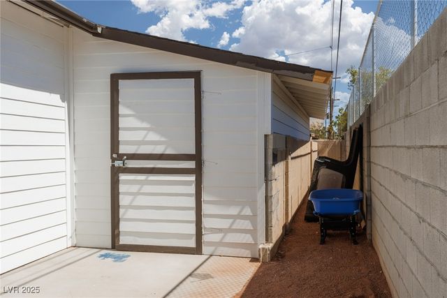 4945 Stacey Avenue, Las Vegas, NV 89108