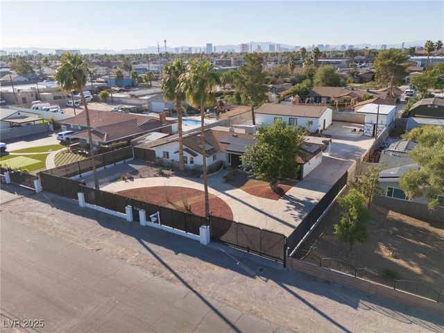 4945 Stacey Avenue, Las Vegas, NV 89108