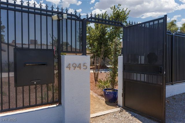 4945 Stacey Avenue, Las Vegas, NV 89108