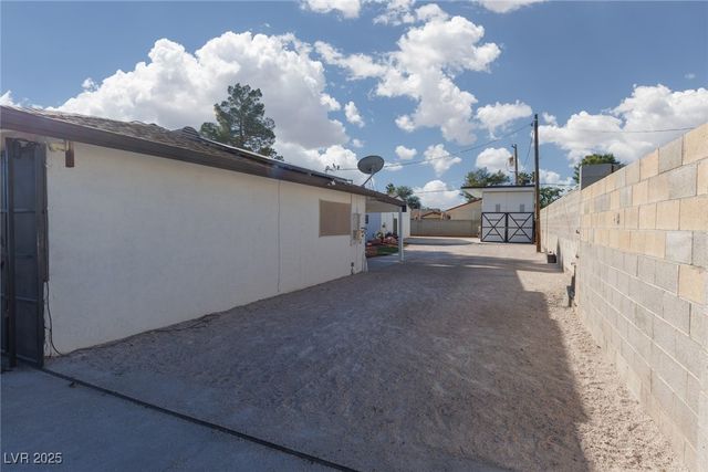 4945 Stacey Avenue, Las Vegas, NV 89108