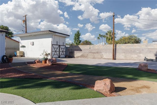 4945 Stacey Avenue, Las Vegas, NV 89108