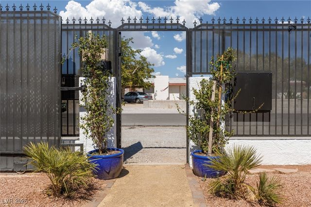 4945 Stacey Avenue, Las Vegas, NV 89108