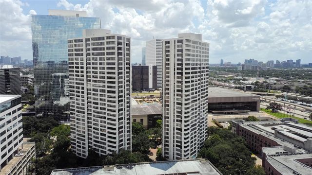 14 Greenway Plaza 19P, Houston, TX 77046