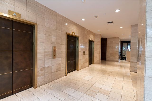 14 Greenway Plaza 19P, Houston, TX 77046