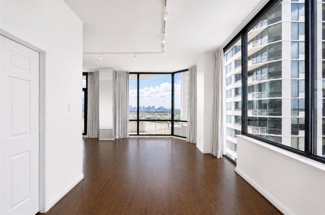 14 Greenway Plaza 19P, Houston, TX 77046