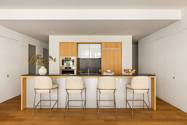 311 W Broadway Apt 6A, New York City, NY 10013