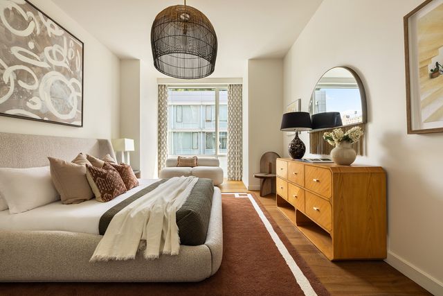 311 W Broadway Apt 6A, New York City, NY 10013