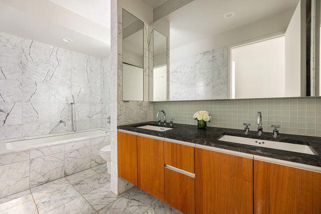 311 W Broadway Apt 6A, New York City, NY 10013