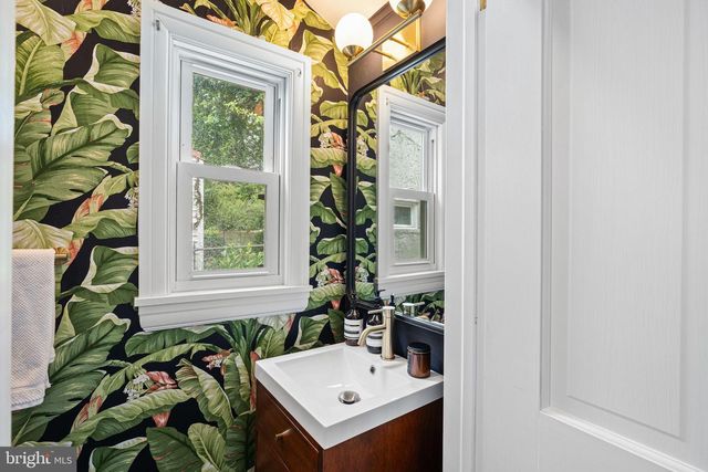 225 E GRAVERS LN, Philadelphia, PA 19118